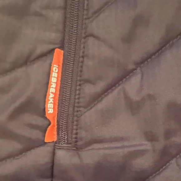 Icebreaker Women's Black Quilted Puffer Coat - Picture 2 of 9